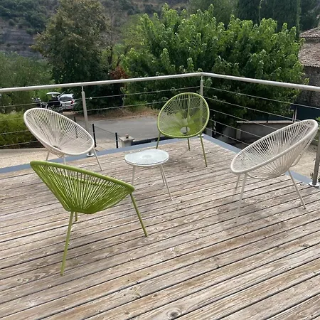 Modern بيت للعطل