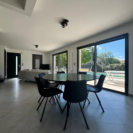 Holiday home Modern Sampzon